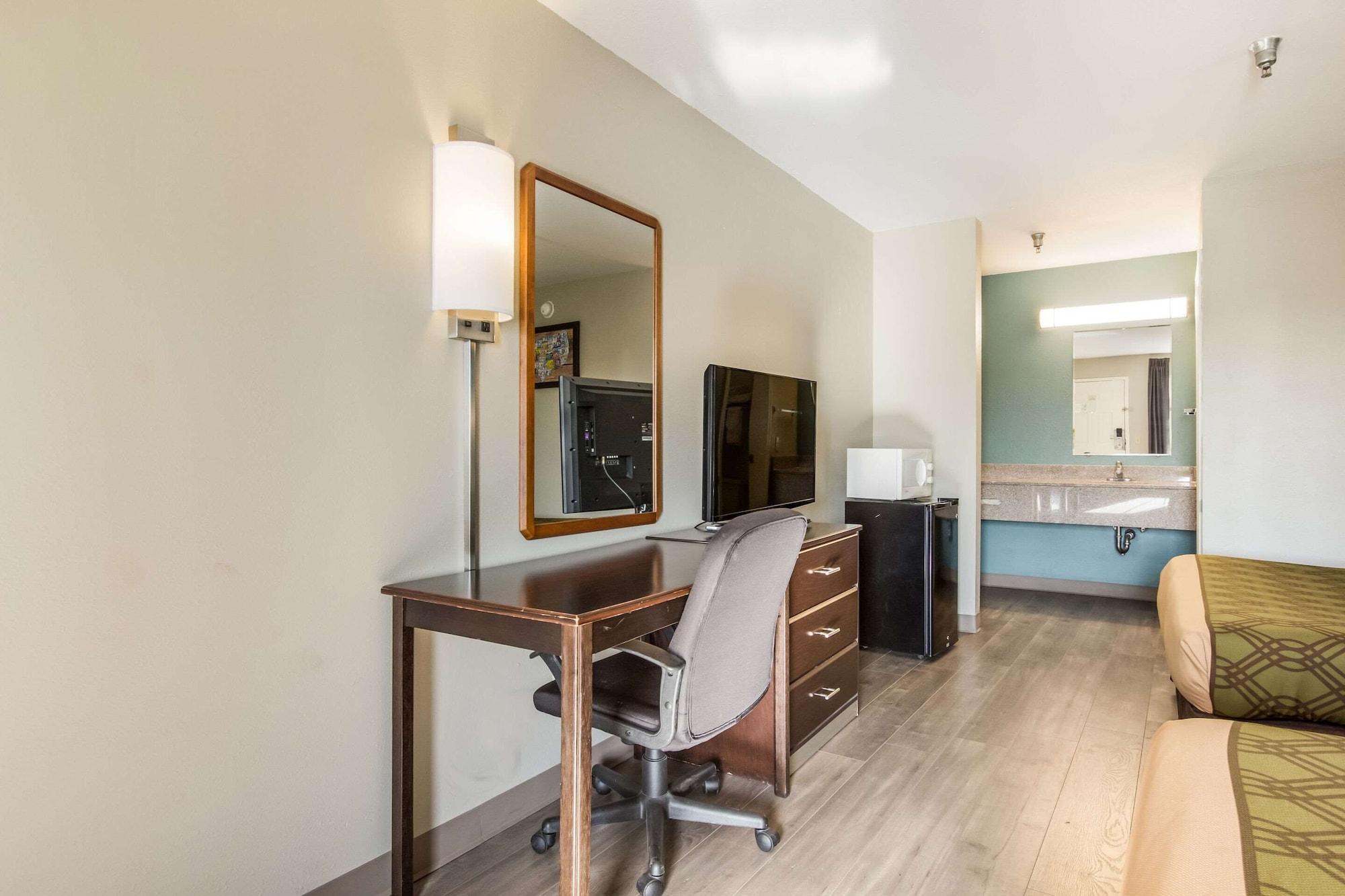 Econo Lodge Inn & Suites I-65 Brooks Bagian luar foto