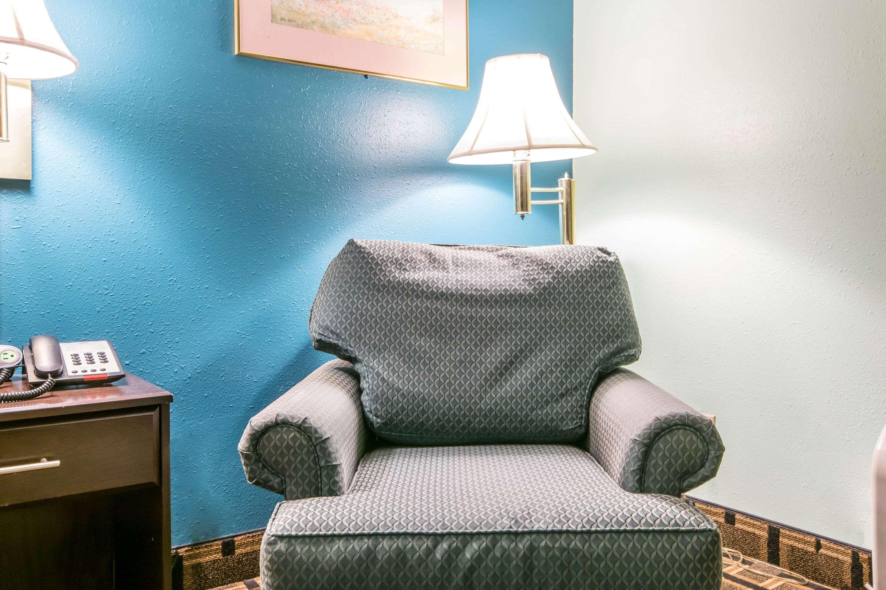 Econo Lodge Inn & Suites I-65 Brooks Bagian luar foto