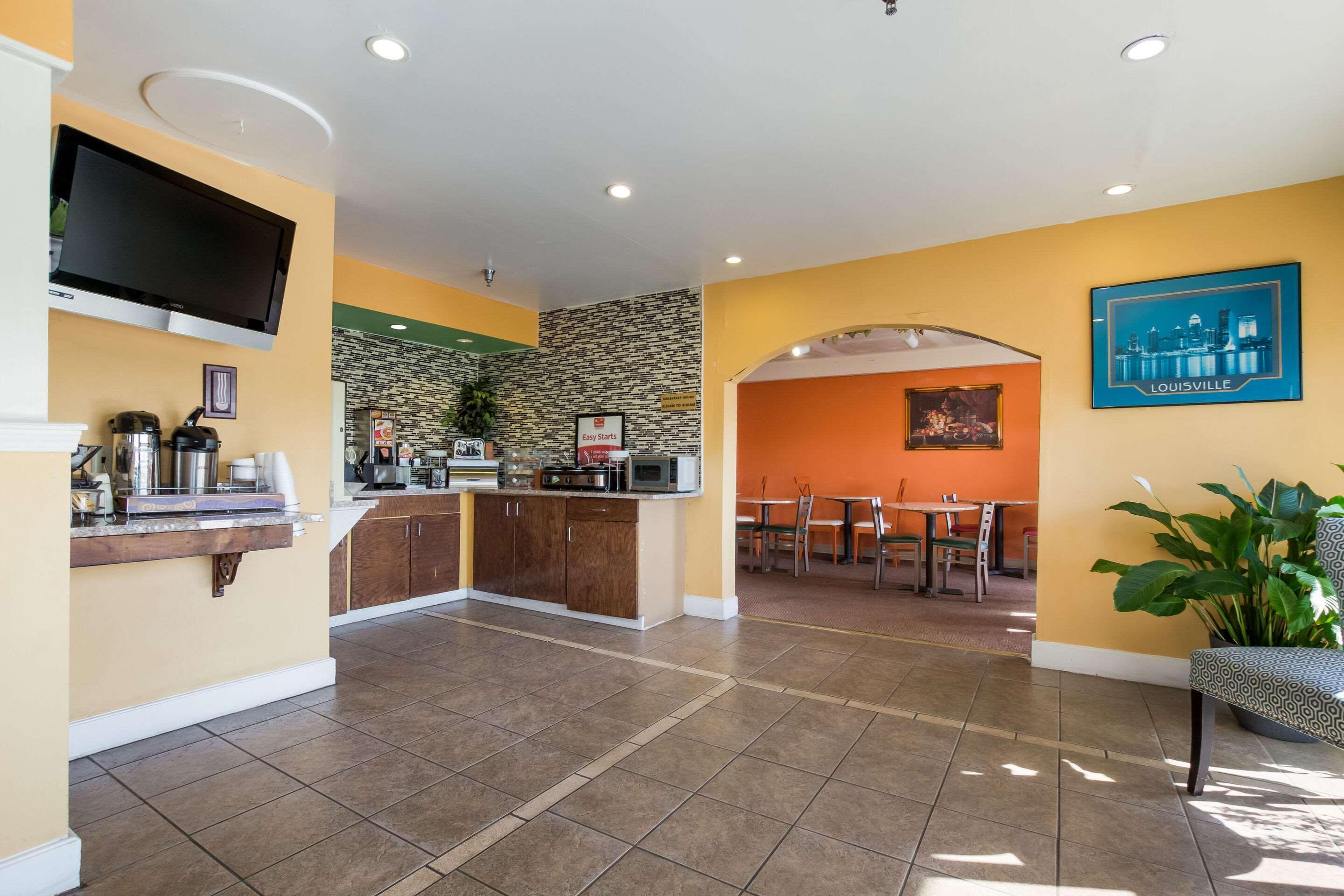 Econo Lodge Inn & Suites I-65 Brooks Bagian luar foto