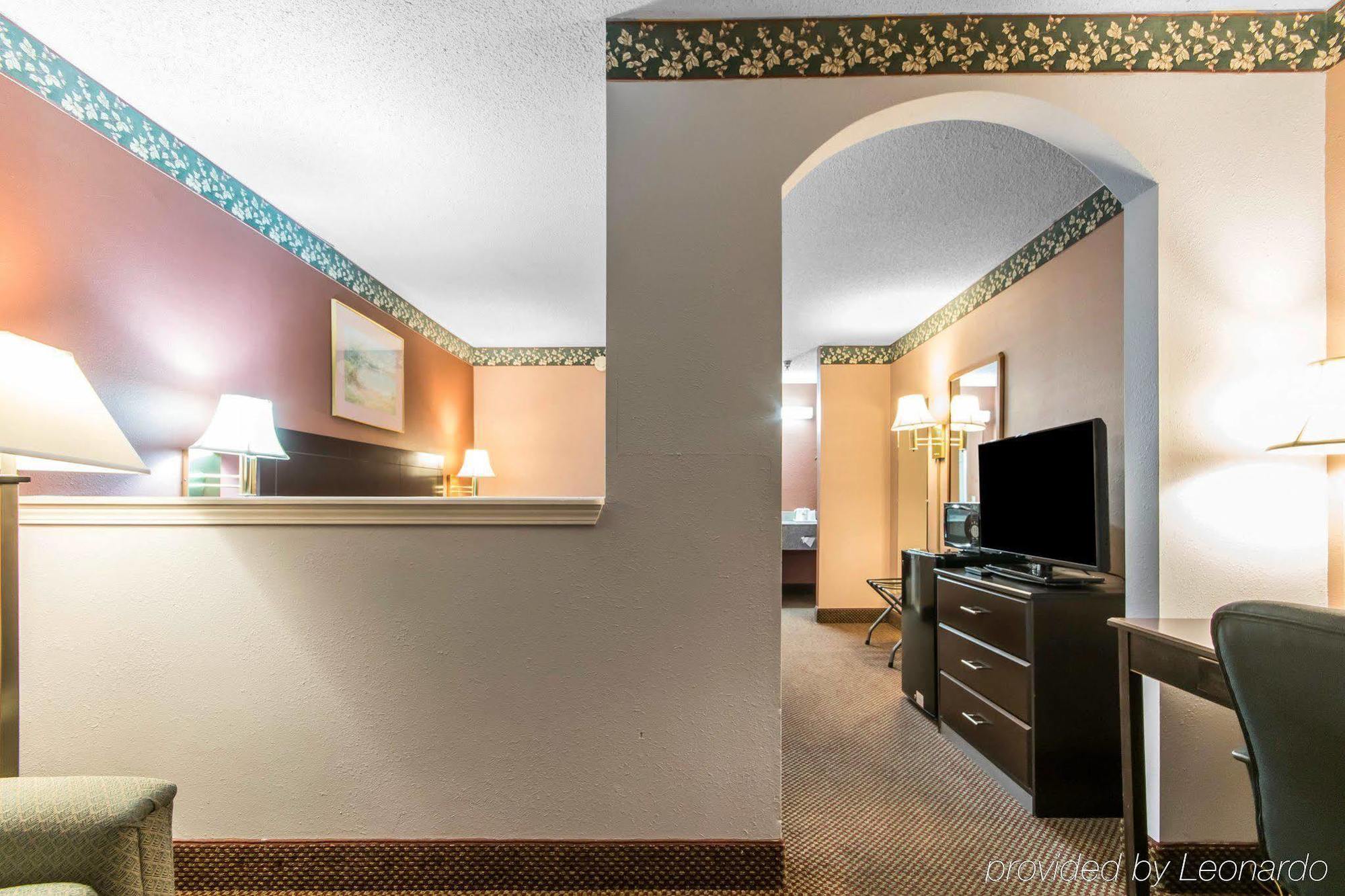 Econo Lodge Inn & Suites I-65 Brooks Bagian luar foto
